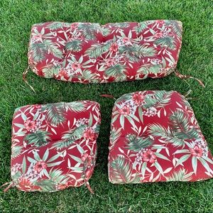 Outdoor patio 3 pc. cushion set with palm pattern.